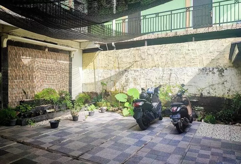 ホテル Reddoorz Syariah @ Jalan Jendral Sudirman Jambi