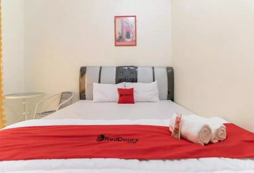 ホテル Reddoorz Syariah @ Jalan Jendral Sudirman Jambi