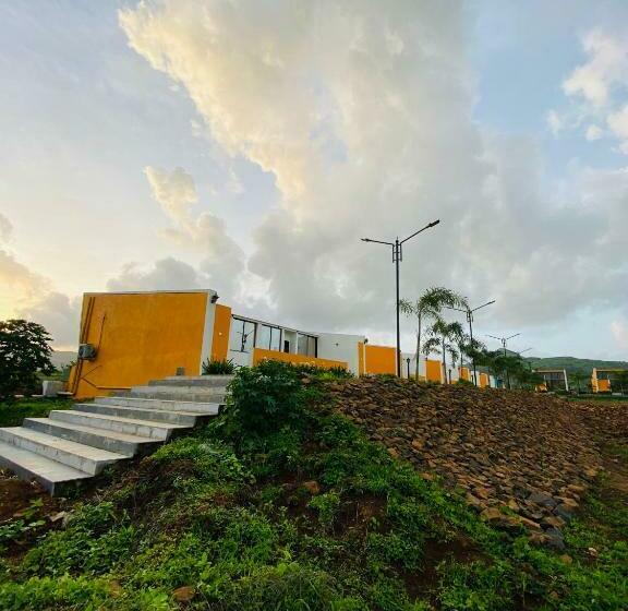 Mountain N Lake Resort