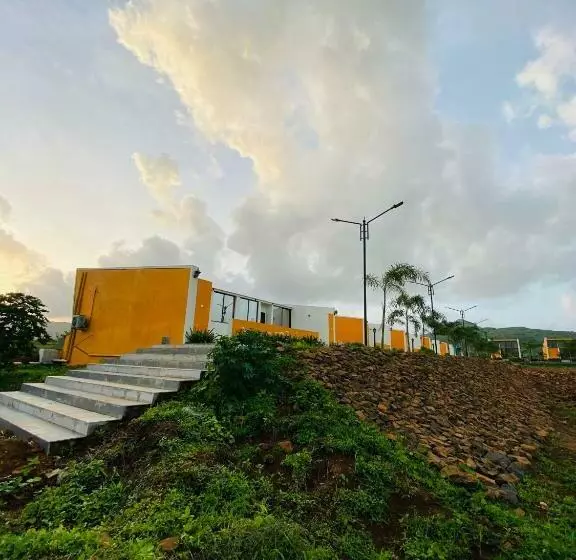 Mountain N Lake Resort