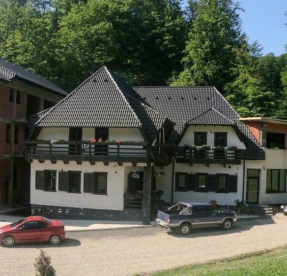 پانسیون Băile Puturoasa