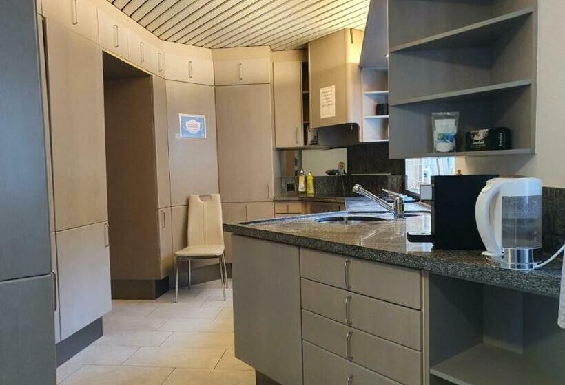 Viktoria Budget Hostel