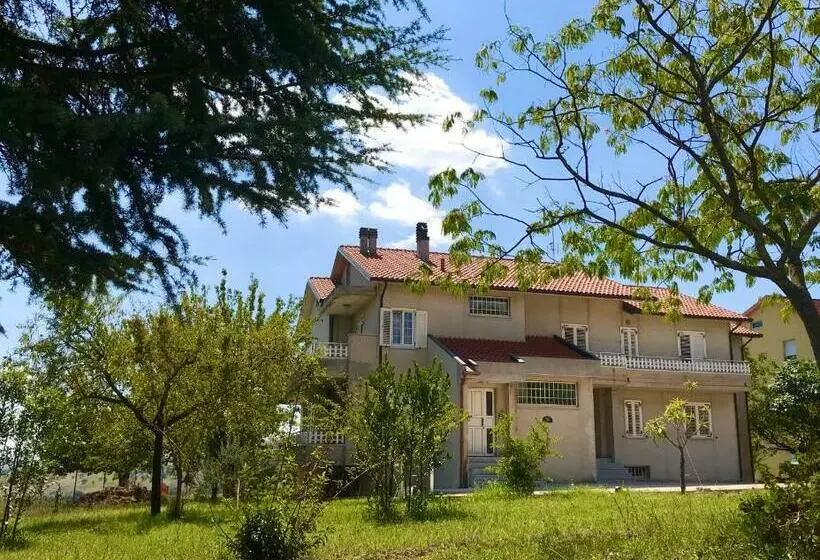 Aamiaismajoitus (B&B) Oak Tree 114 Bnb