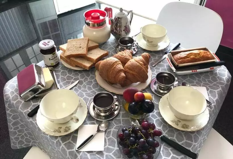 Aamiaismajoitus (B&B) Oak Tree 114 Bnb