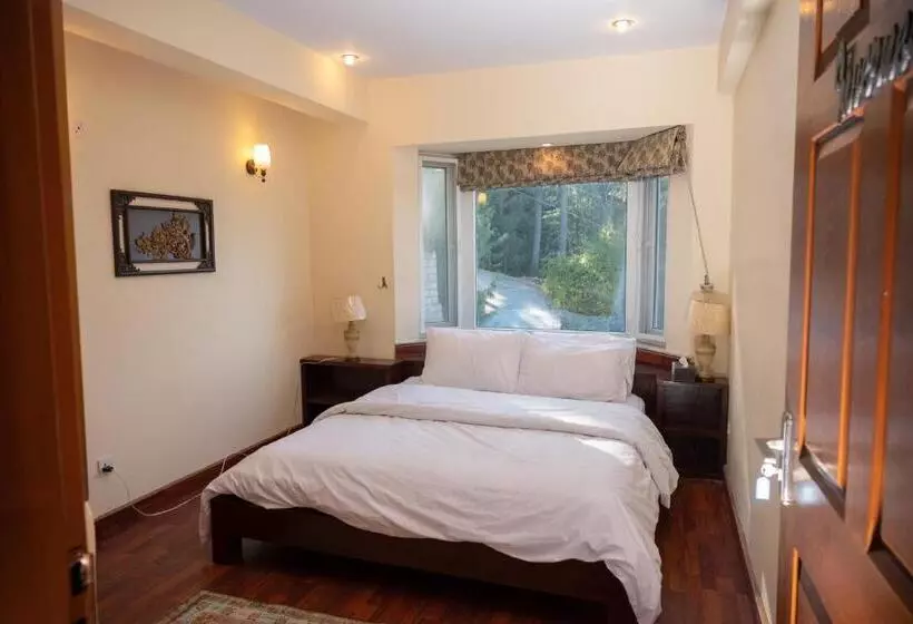 تختخواب و صبحانه Sarah S Lodge