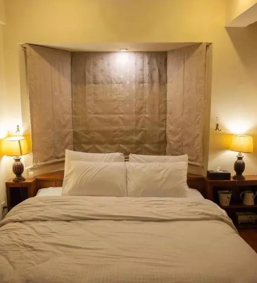 تختخواب و صبحانه Sarah S Lodge