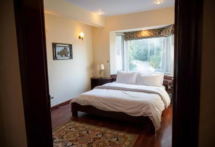 تختخواب و صبحانه Sarah S Lodge