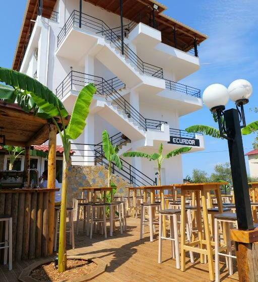 Отель Ecuador