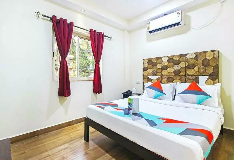 ホテル Fabexpress Golden Nest Deluxe With Pool, Calangute