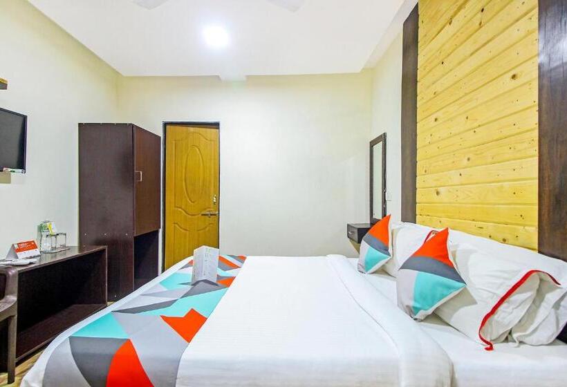 בית מלון כפרי Fabexpress Golden Nest Deluxe With Pool, Calangute