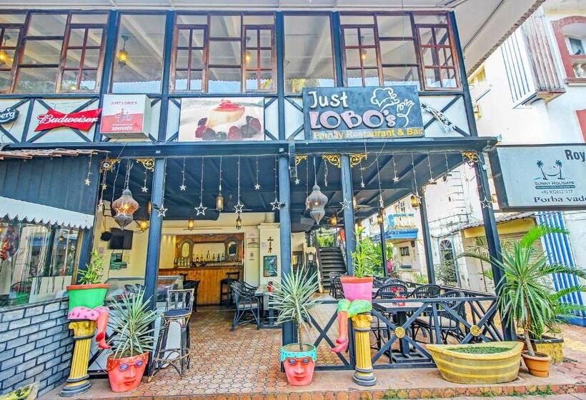 בית מלון כפרי Fabexpress Golden Nest Deluxe With Pool, Calangute