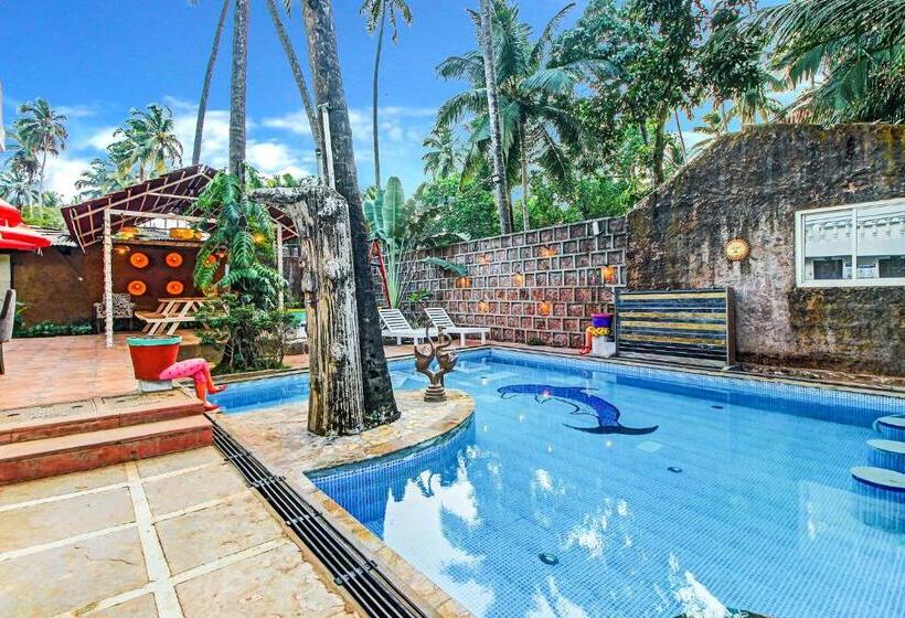 בית מלון כפרי Fabexpress Golden Nest Deluxe With Pool, Calangute