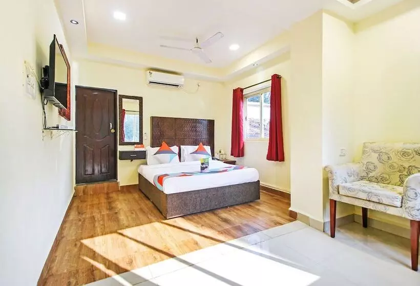 ホテル Fabexpress Golden Nest Deluxe With Pool, Calangute