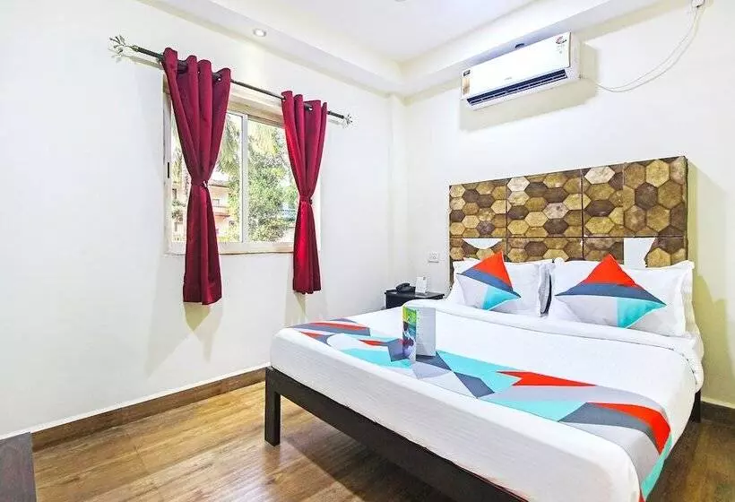 ホテル Fabexpress Golden Nest Deluxe With Pool, Calangute