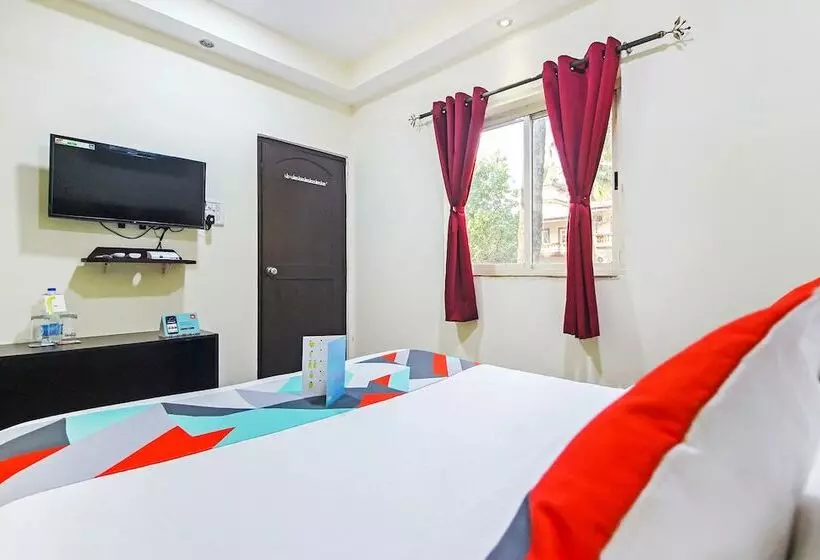 ホテル Fabexpress Golden Nest Deluxe With Pool, Calangute