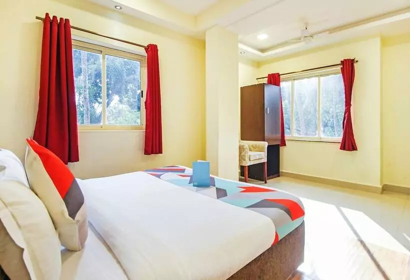 ホテル Fabexpress Golden Nest Deluxe With Pool, Calangute