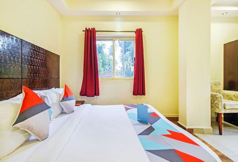 בית מלון כפרי Fabexpress Golden Nest Deluxe With Pool, Calangute