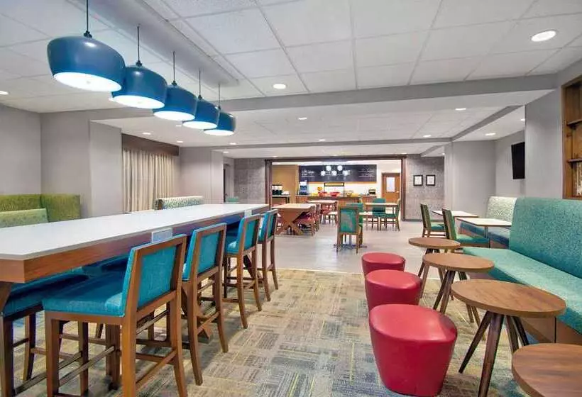 هتل Hampton Inn By Hilton Abingdon