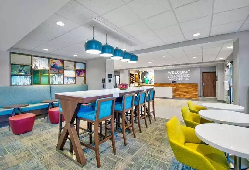 هتل Hampton Inn By Hilton Abingdon