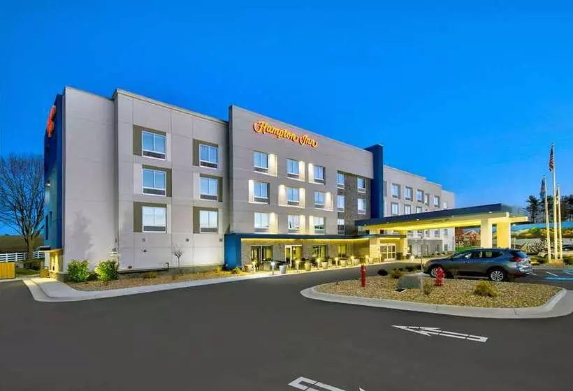 هتل Hampton Inn By Hilton Abingdon