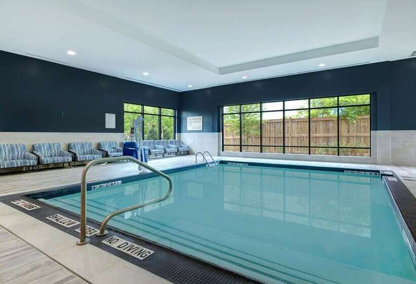 בית מלון כפרי Hampton Inn & Suites By Hilton Burlington Toronto