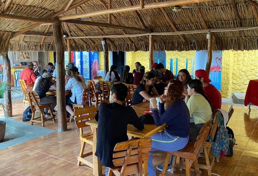 هتل Hostal Castillo Del Mar   Hostel