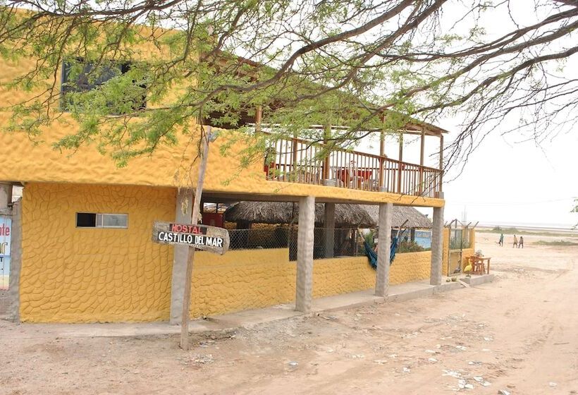 هتل Hostal Castillo Del Mar   Hostel
