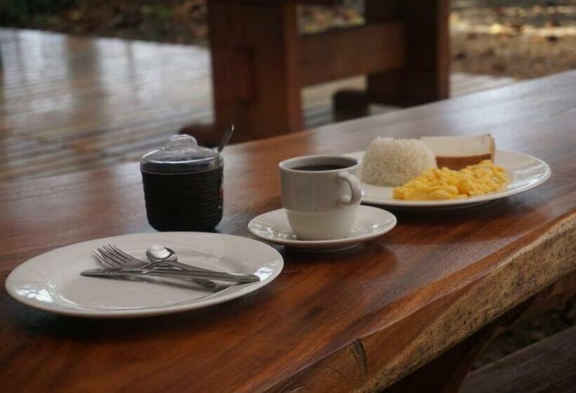 هتل La Manigua Hostal