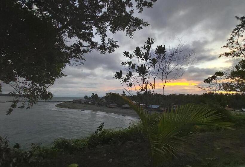 هتل La Manigua Hostal