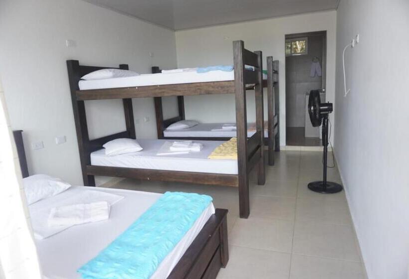 هتل La Manigua Hostal