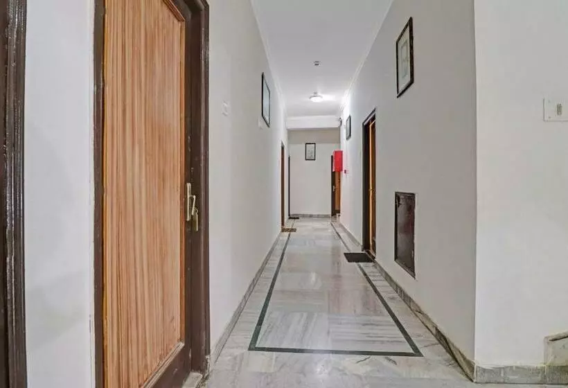 هتل Oyo 82350 Sanyog Ghar