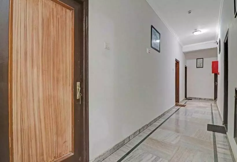 هتل Oyo 82350 Sanyog Ghar