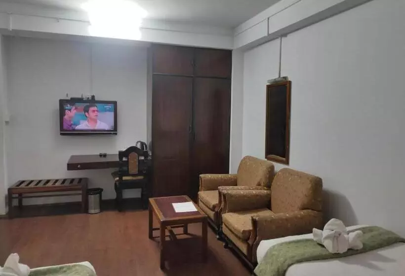 ホテル Oyo 82633 Denzong Regency