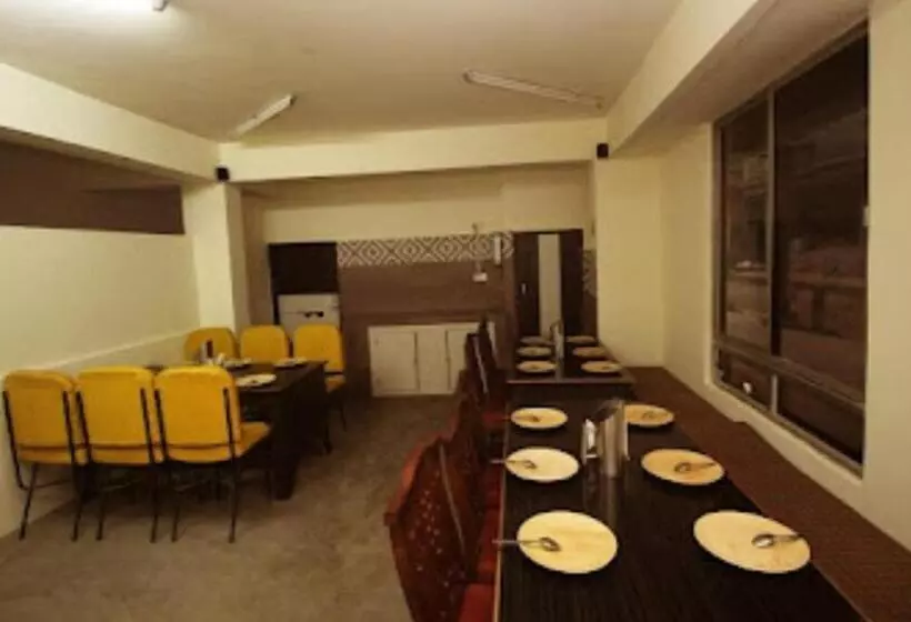 ホテル Oyo 82633 Denzong Regency