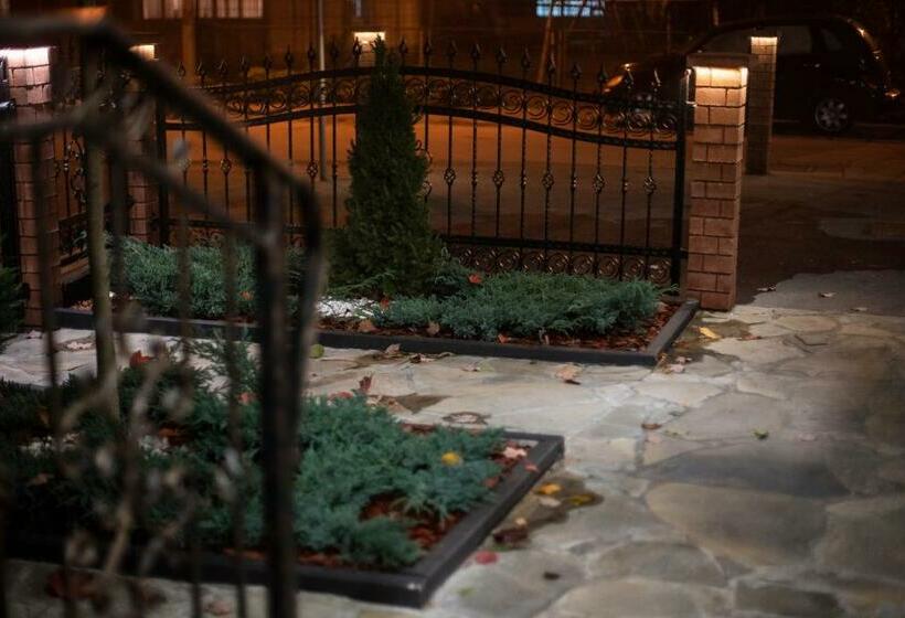 پانسیون žad Apartments And Rooms