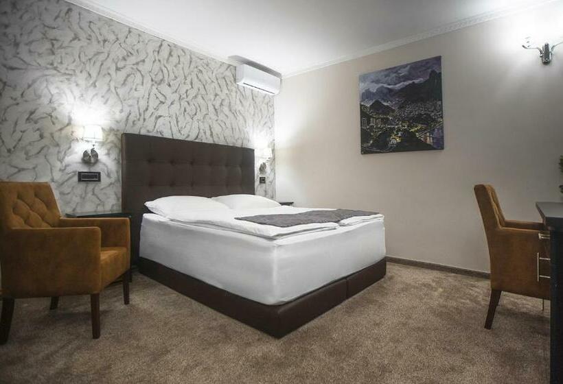 پانسیون žad Apartments And Rooms