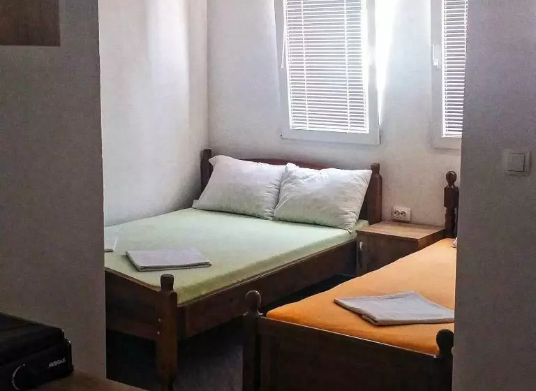 پانسیون Apartmani Avdo
