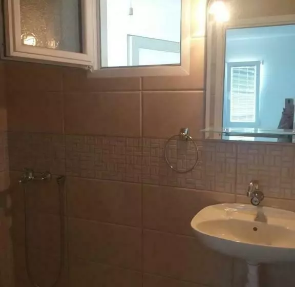 پانسیون Apartmani Avdo