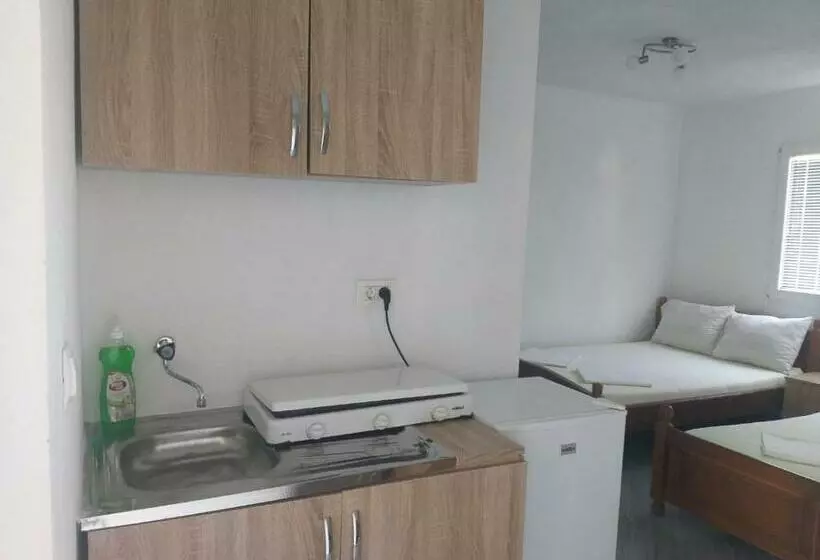 پانسیون Apartmani Avdo