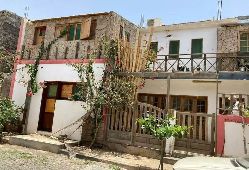 پانسیون Pedra De Rala