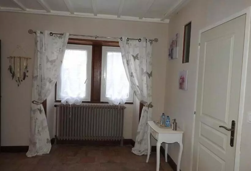 ベッドアンドブレックファースト Chambres D Hôtes La Dame Fines