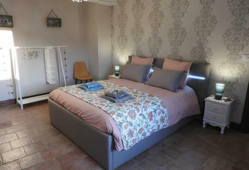 مبيت وإفطار Chambres D Hôtes La Dame Fines