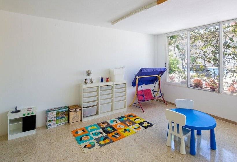 Apartamentos Centremar