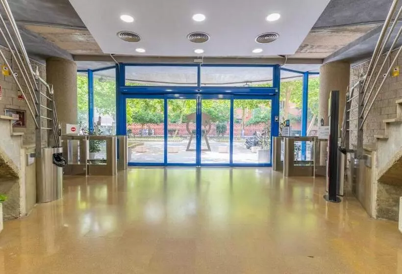 هتل Albergue Juvenil Colegio Mayor Galileo Galilei