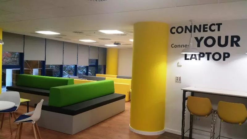 هتل Albergue Juvenil Colegio Mayor Galileo Galilei