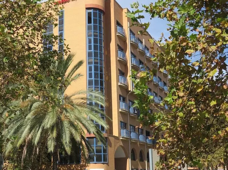 هتل Albergue Juvenil Colegio Mayor Galileo Galilei