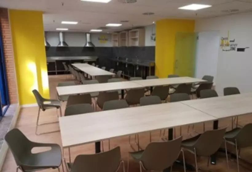 هتل Albergue Juvenil Colegio Mayor Galileo Galilei