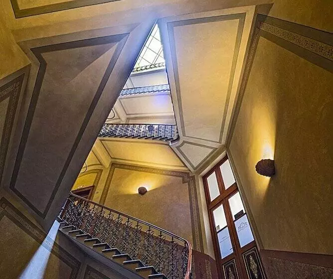 Szálloda Deminka Palace