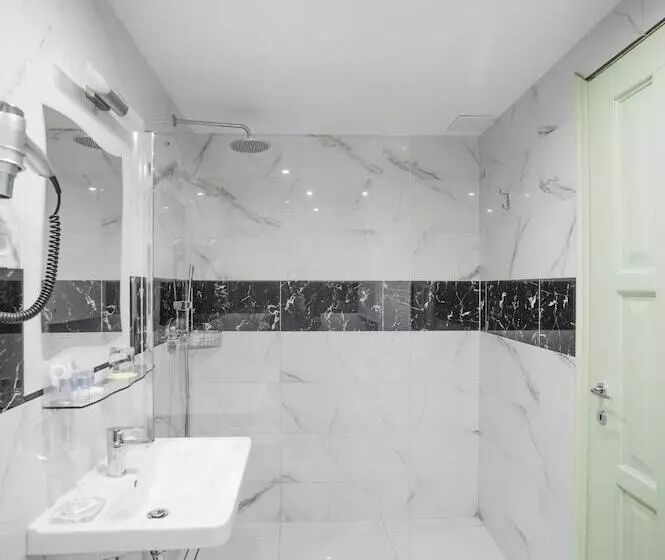 Szálloda Deminka Palace