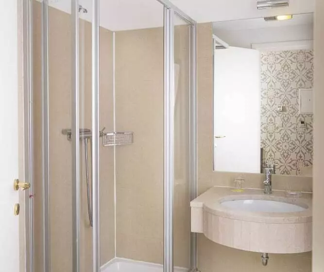 Szálloda Deminka Palace